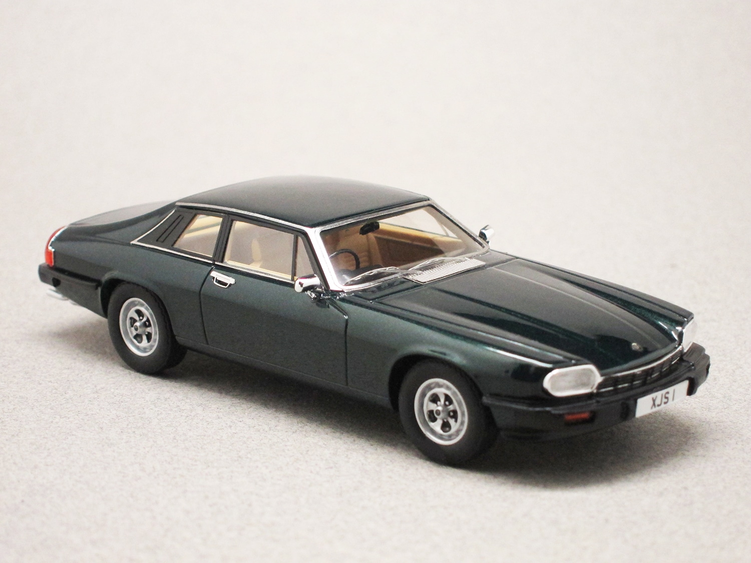 Jaguar XJS Green Matrix 1 43 Minicarweb