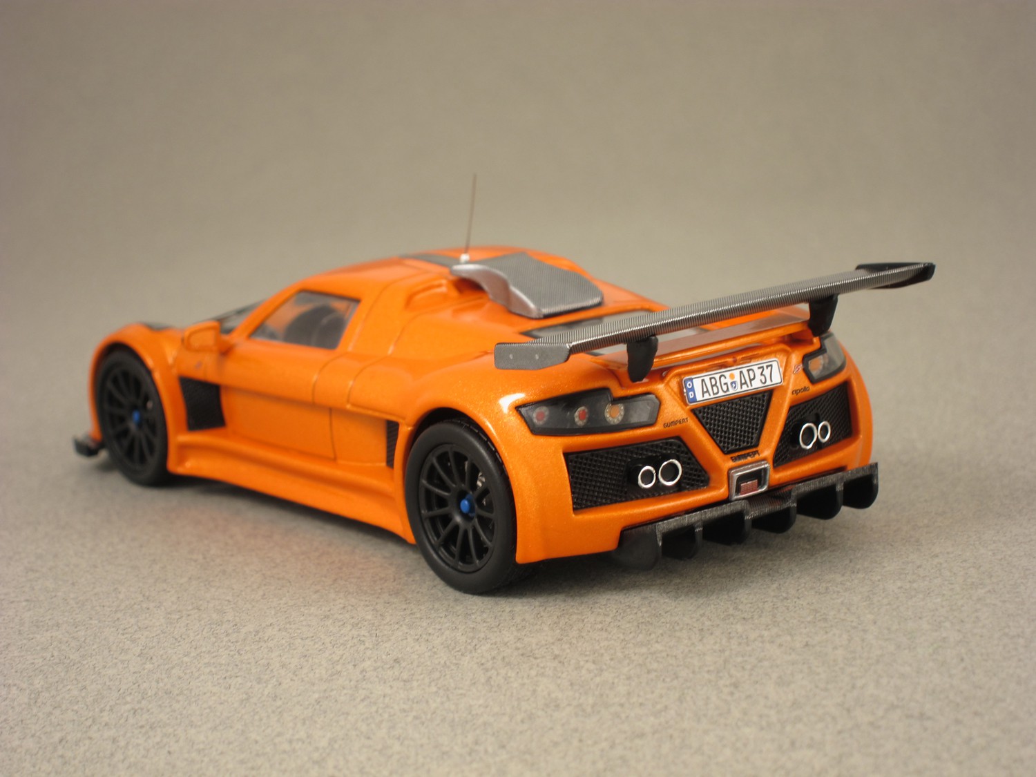 Gumpert Apollo S (IXO) 143 Minicarweb