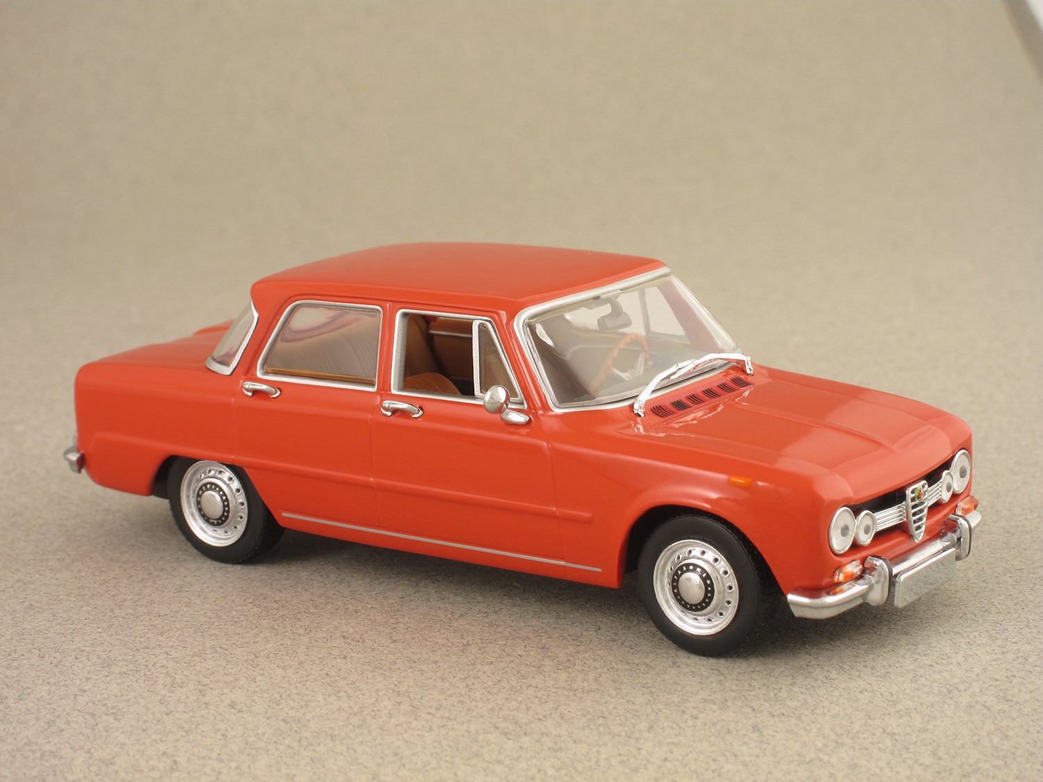 Alfa Romeo Giulia 1600 Super (Minichamps) 1:43