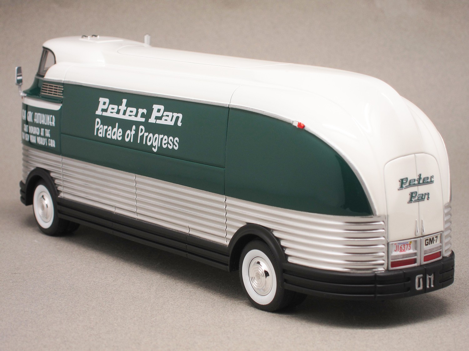 GM Futurliner Peter Pan (NEO) 1/43e - Minicarweb