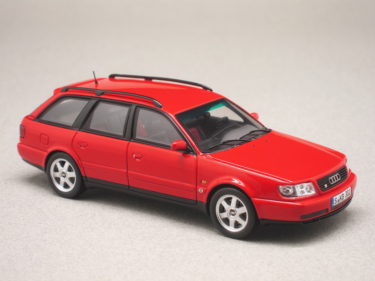 Audi S6 Avant 1994 (Spark) 1:43 - Minicarweb