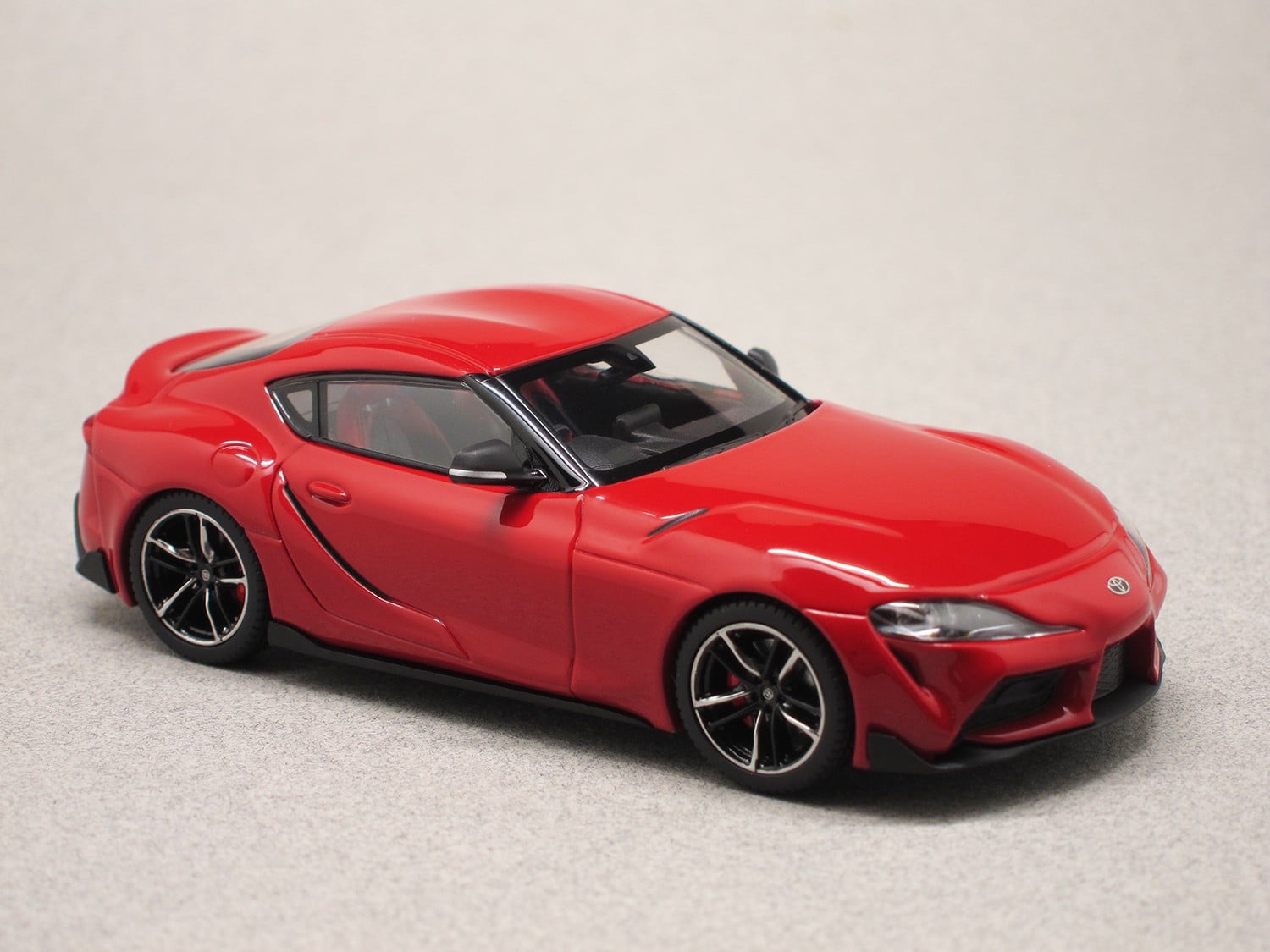 Toyota GR Supra (Kyosho) 1:43