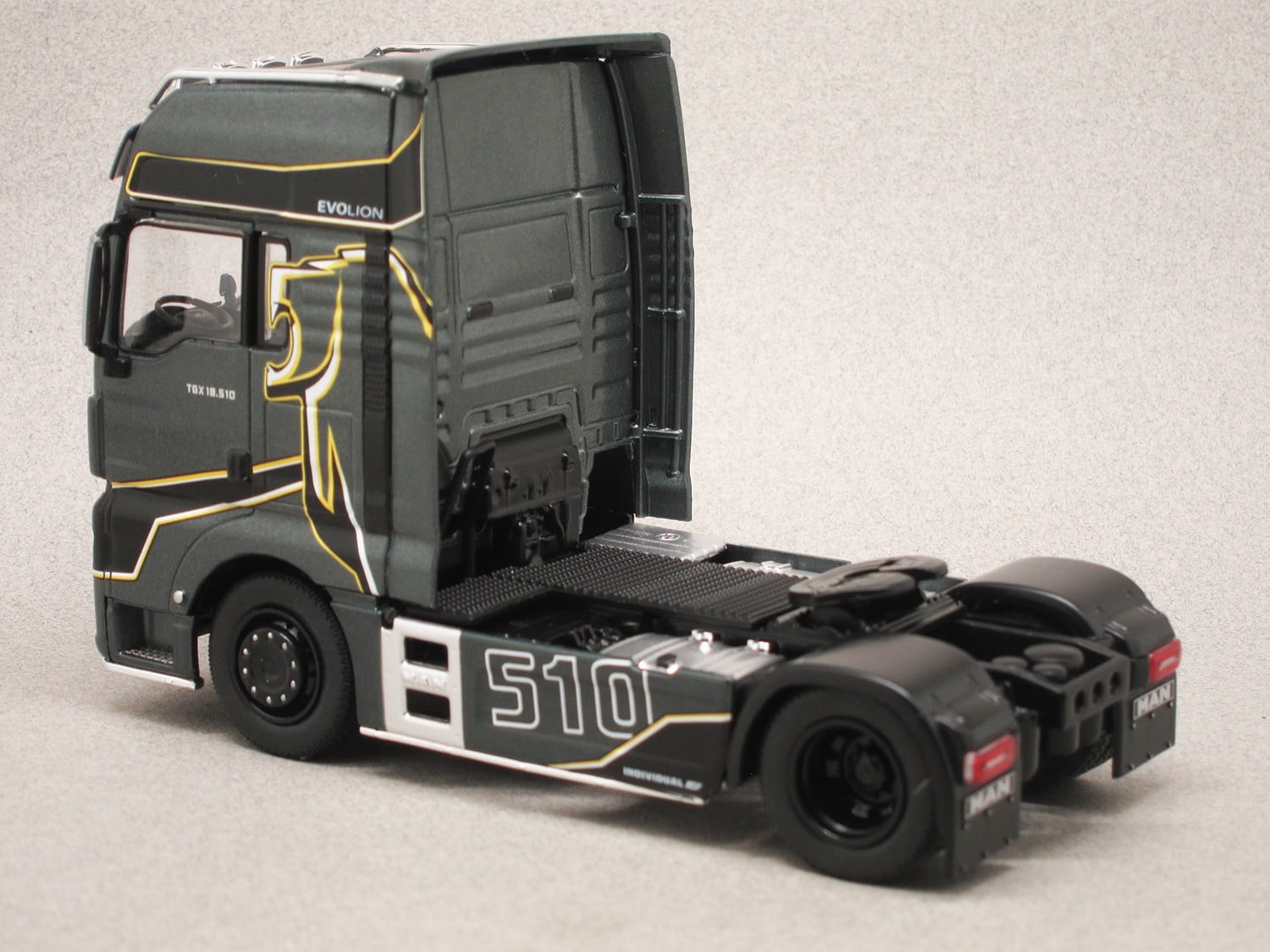 MAN TGX XXL D38 Evolion (IXO) 1:43 - Minicarweb