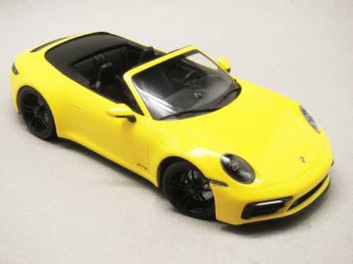 Porsche 911 Carrera 4 GTS 992 jaune (Minichamps) 1/18e