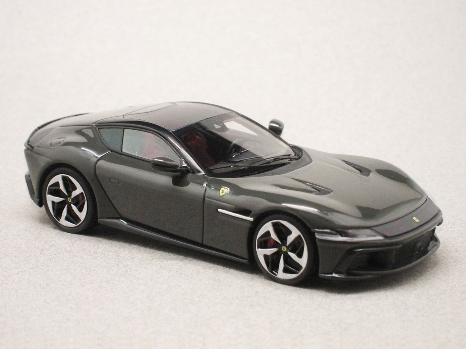 Ferrari 12 Cilindri Grigio Scuro 792 (LookSmart) 1/43e