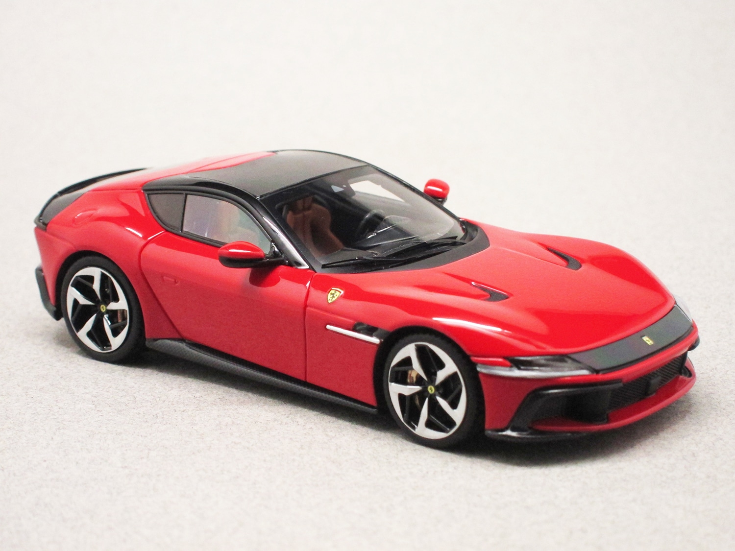 Ferrari 12 Cilindri Rosso Corsa (LookSmart) 1/43e