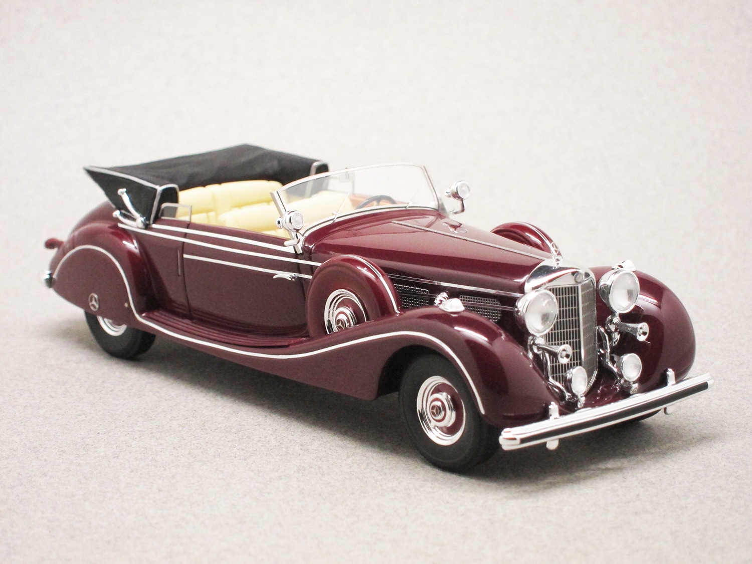 Mercedes 770K W150 Cabriolet B bordeaux (Matrix) 1/43e