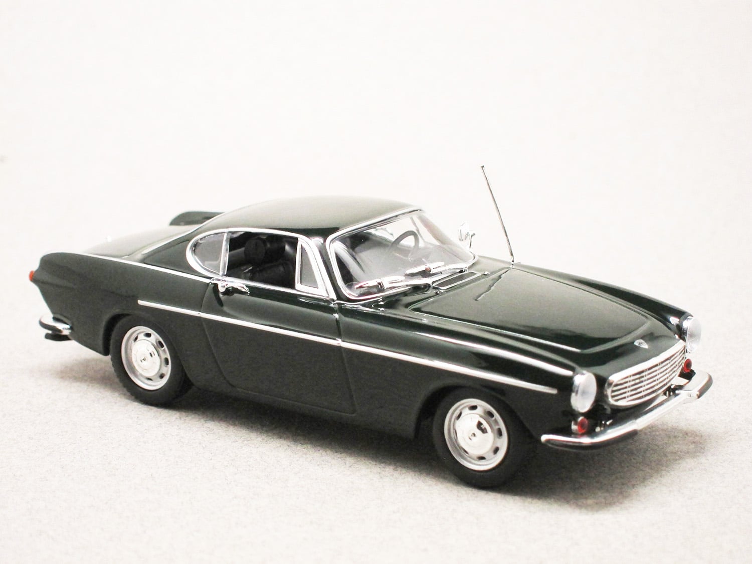 Volvo 1800 S vert foncé (Maxichamps) 1/43e